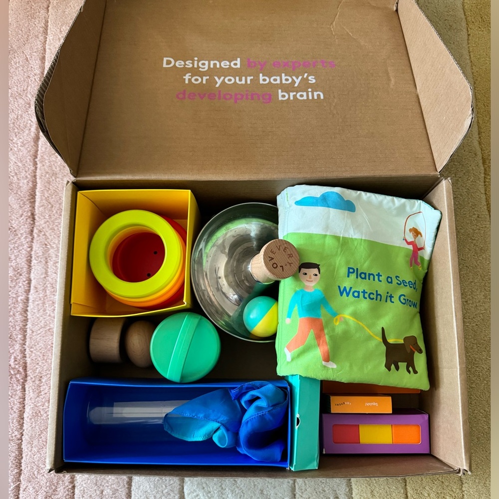 LOVEVERY The Explorer Play Kit: Age 9-10 months